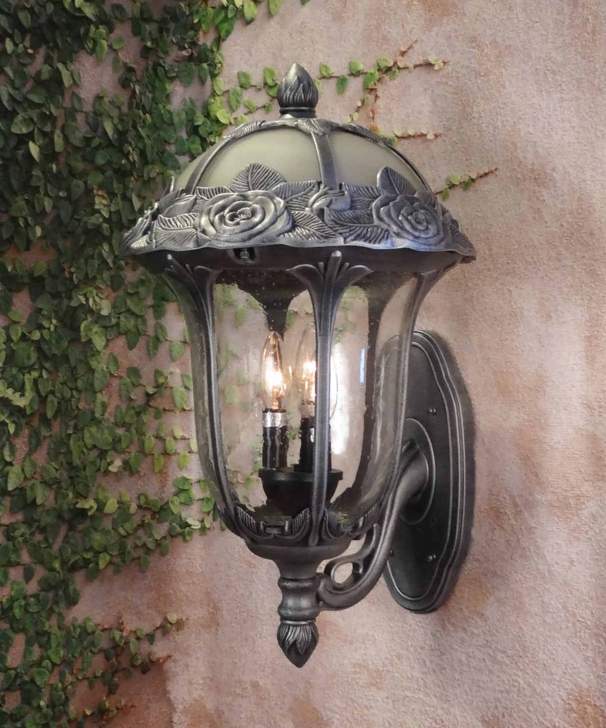 Large Bottom Mount Light with Seedy Glass Z756270