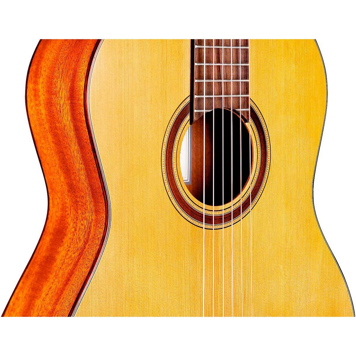 Nylon String Classical Acoustic Guitar R699677