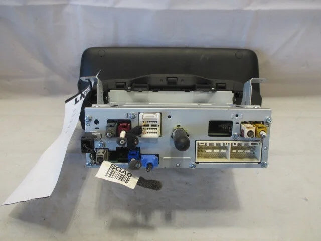 OEM Hyundai Santa Fe Radio Receiver with Navigation Display Screen Q153519