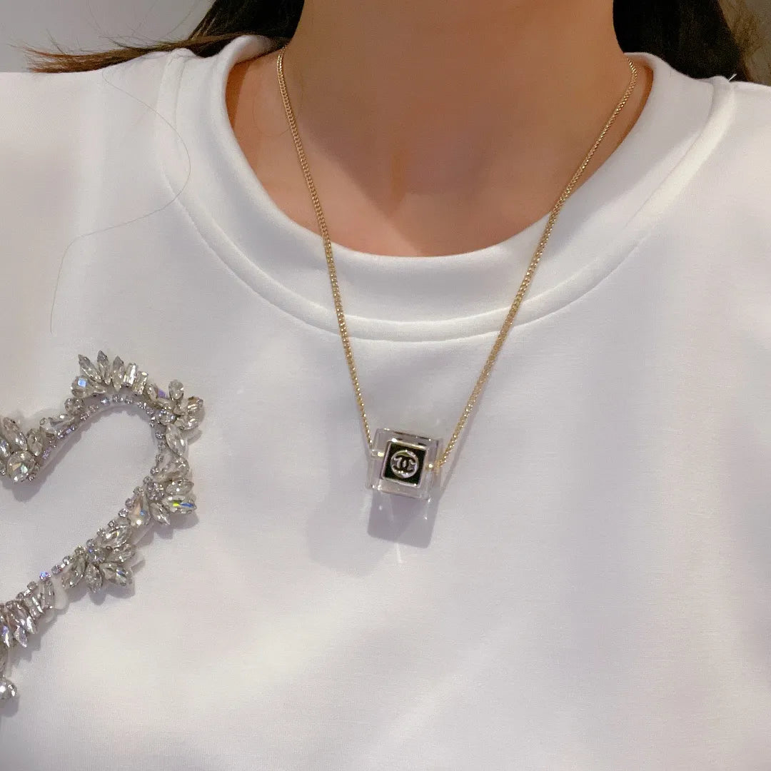 Necklace Q39709